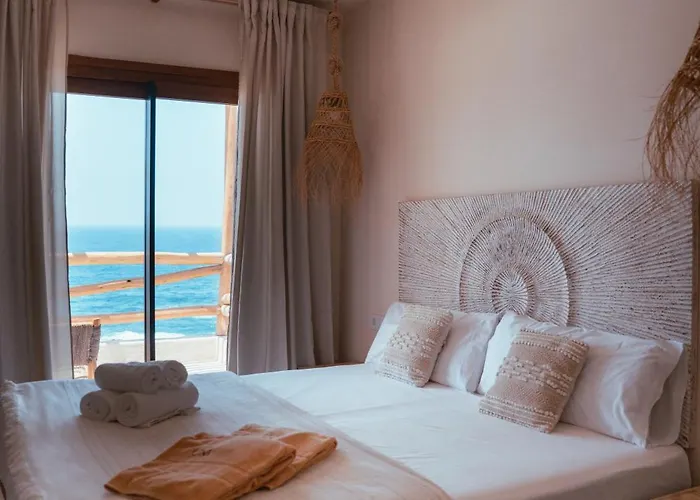 מלון Boutique Eco Costa Magica 4*