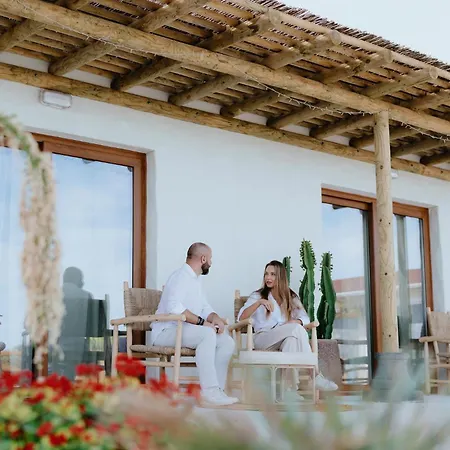 Costa Magica - Romantic Ocean Boutique Hotel & Club
