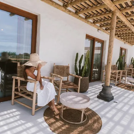 Costa Magica - Romantic Ocean Boutique Hotel & Club