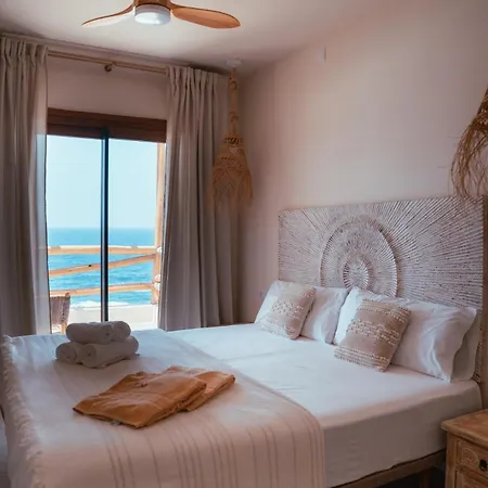 מלון Boutique Eco Costa Magica 4*